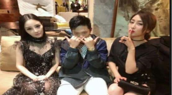 娱乐圈吃瓜群众们